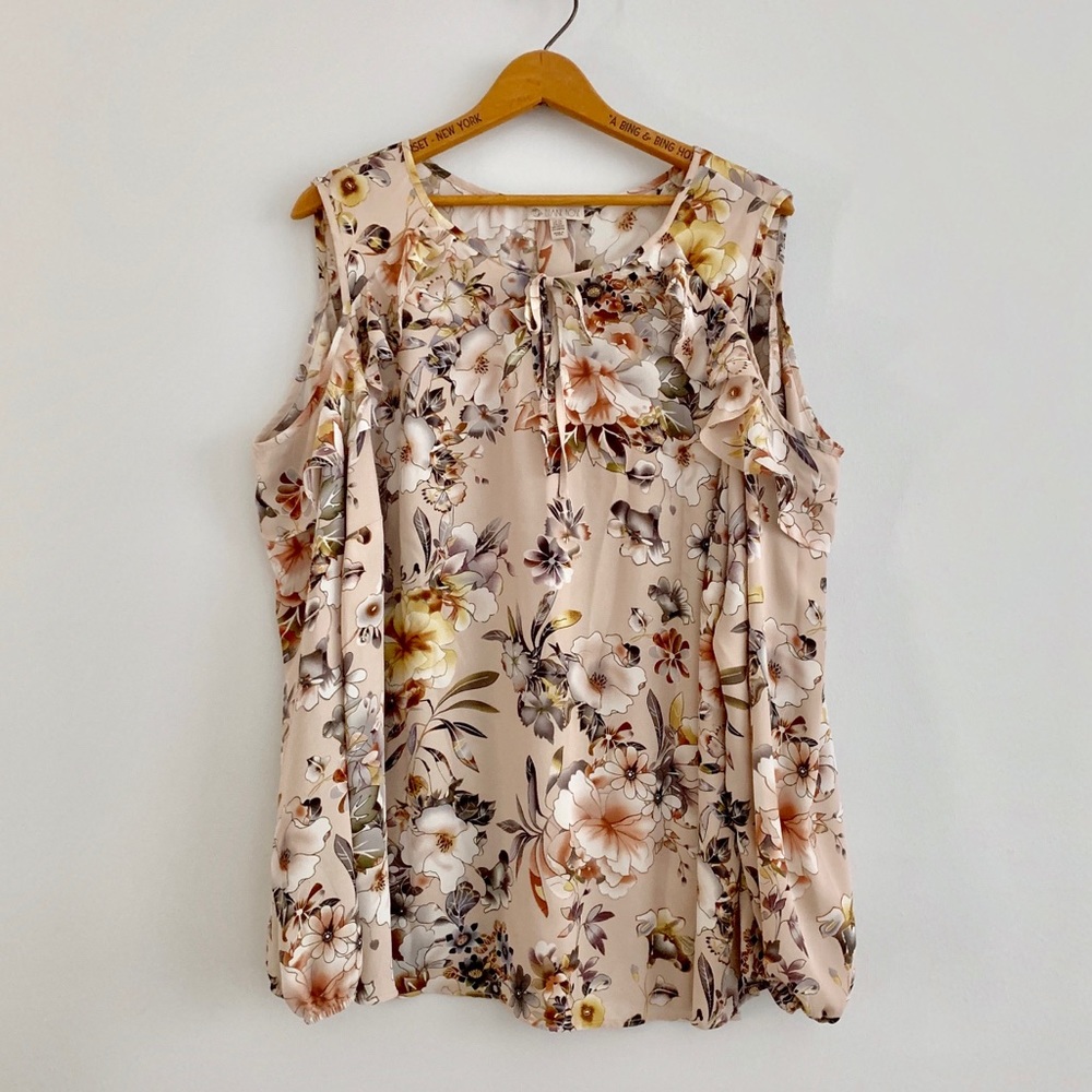 Cute Long-Sleeved Cut-Out Shoulder Ruffle Top